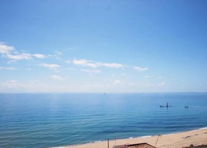 Waves And Sky Апартаменты
